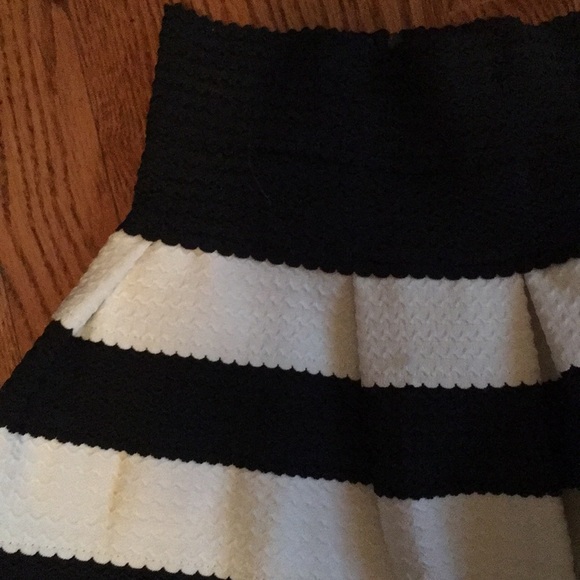 Soprano striped skirt - Picture 2 of 3